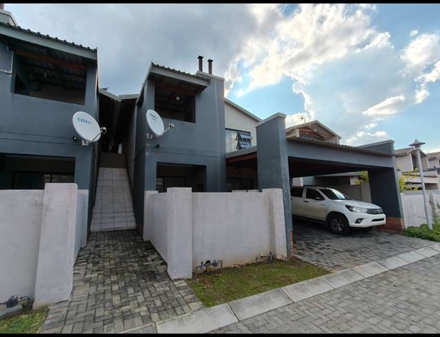 2 BEDROOM APARTMENT FOR SALE IN WATERKLOOF AH